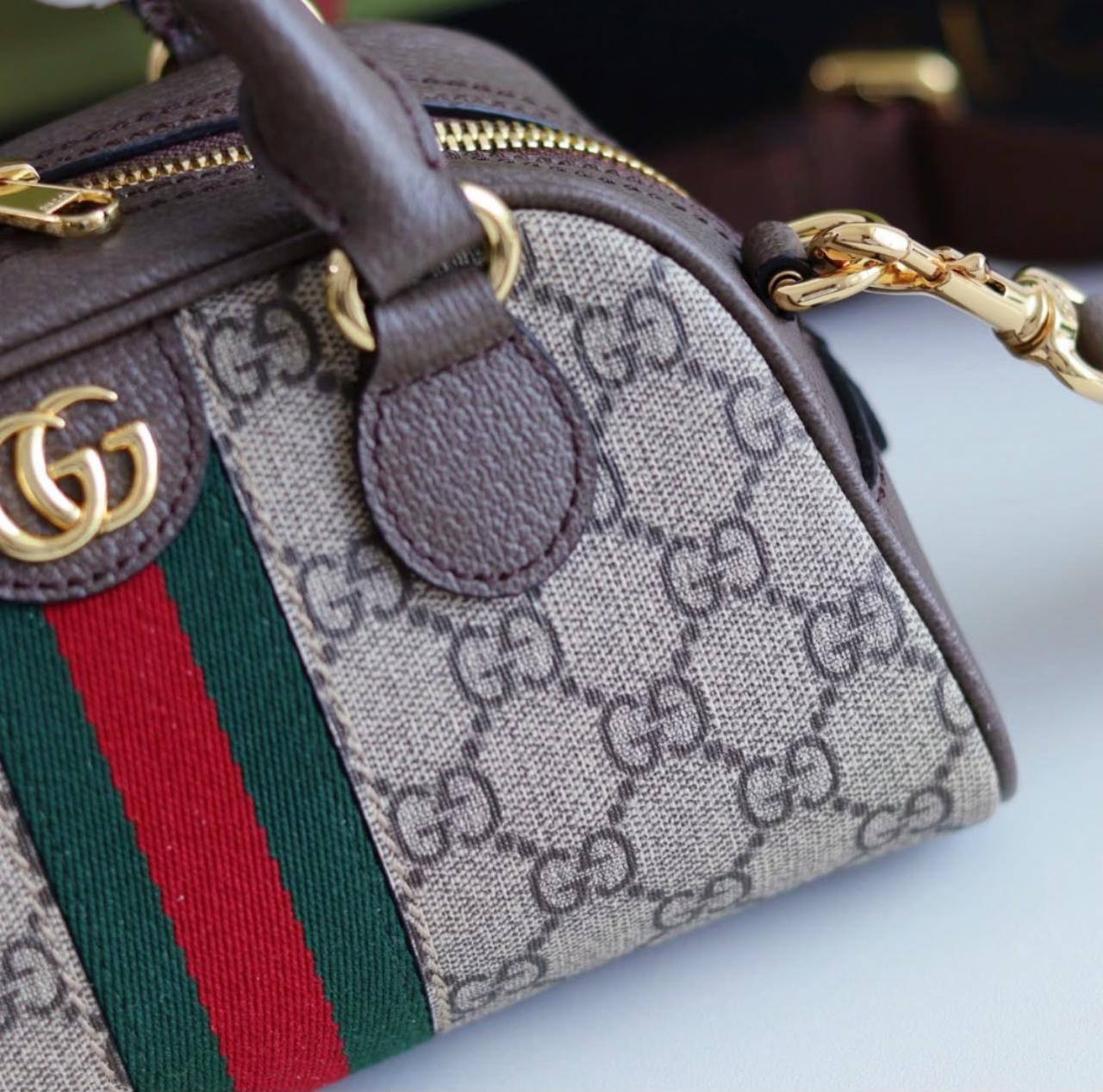 GUCCI
 SMALL SIZE 
WITH BOX 
110 dhs✅

Zain17
♥️♥️♥️