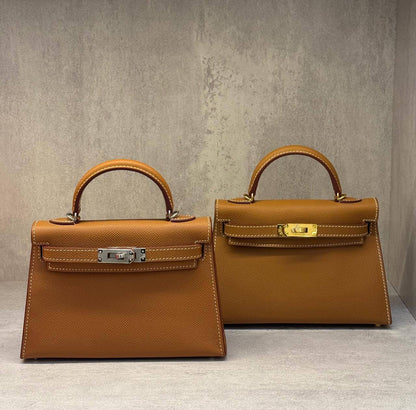 Hernes
𝐇𝐞𝐫𝐦𝐞𝐬 𝐌𝐢𝐧𝐢 𝐊𝐞𝐥𝐥𝐲 𝟏𝟗𝐜𝐦 
𝐇𝐚𝐧𝐝 𝐌𝐚𝐝𝐞 
1350 dhs✅🖤🌴

ETAG4
♥️♥️♥️