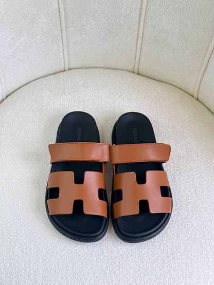 Hermes
Super *AAA* *+* Quality 💯 
With original packing🎁🎁
SIZE:36and42
Available now
450 dhs💓

Zain309
♥️♥️♥️