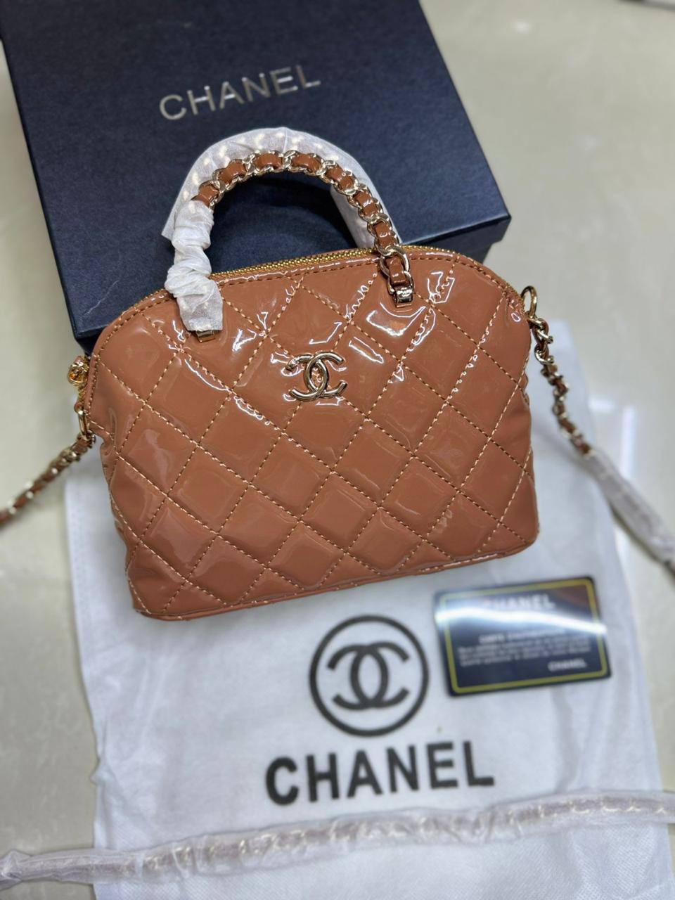 🌈 Chanel 
1️⃣ First quality +🎁
Size : 20 * 15 cm
85 dhs✅
with box 🎁

Zain115
♥️♥️♥️