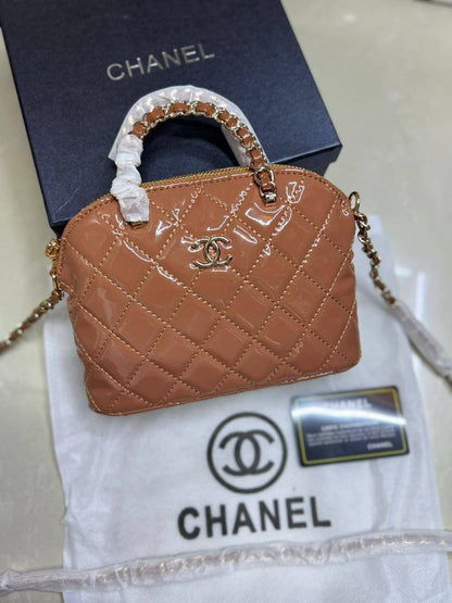 🌈 Chanel 
1️⃣ First quality +🎁
Size : 20 * 15 cm
85 dhs✅
with box 🎁

Zain115
♥️♥️♥️