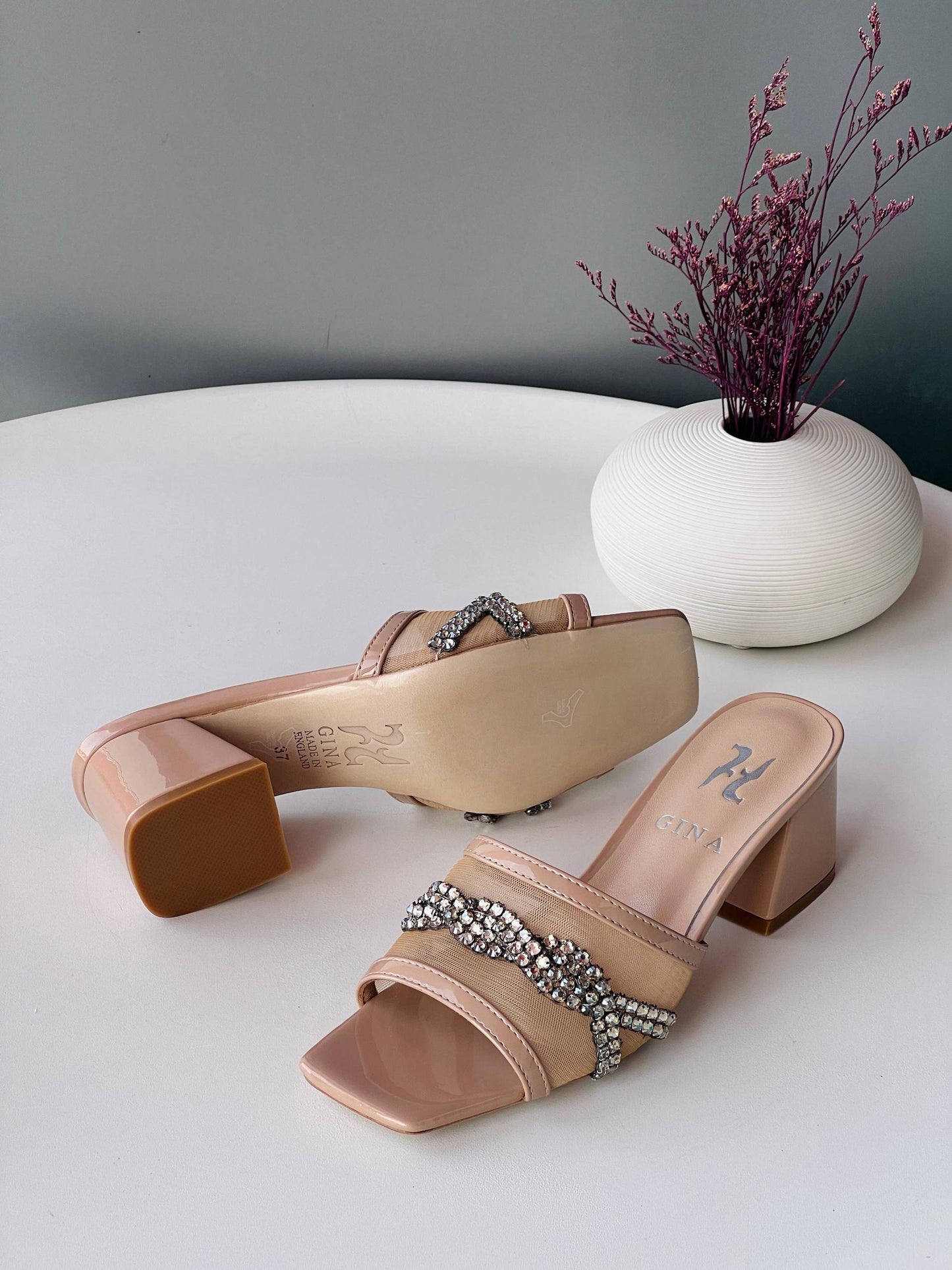 New Gina
36_41
Super high quality* 
450 dhs💚

Zain176
♥️♥️♥️