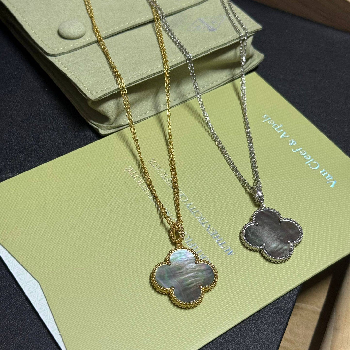VCA
Necklace 
*Master*🍃💕
With normal box 🎁
55 dhs❣️

Zain263
♥️♥️♥️