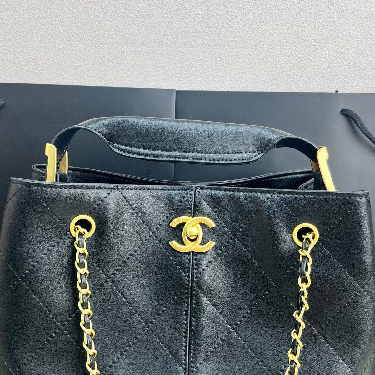 CHANEL

 NEW CAME 

GOOD QUALITY 
110 dhs🇦🇪🇦🇪

Zain295
♥️♥️♥️