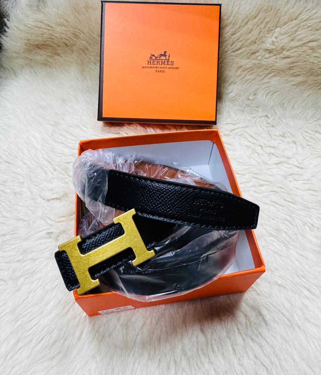 Belt for Lady
Wide: 2.5cm
With box 
🎁🎁🎁

30 dhs❣️

Zain50
♥️♥️♥️