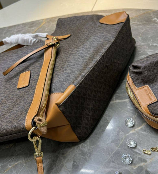 *Gucci*
*Mk*
*COACH*
*FENDI*
*PRADA*
*3in1*  

130 dhs💓
size40cm* *ClassA
 
Zain175
♥️♥️♥️
