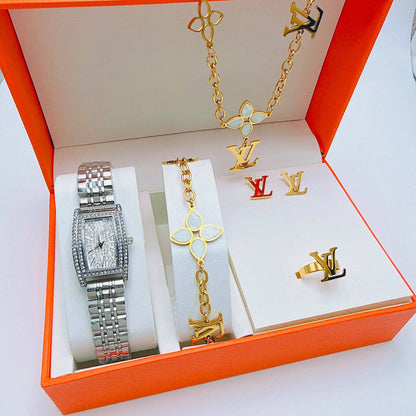 Watches boxes
Chanel
Dior
Gucci
LV

With box 
90 dhs🇦🇪🇦🇪

Zain45 
♥️♥️♥️