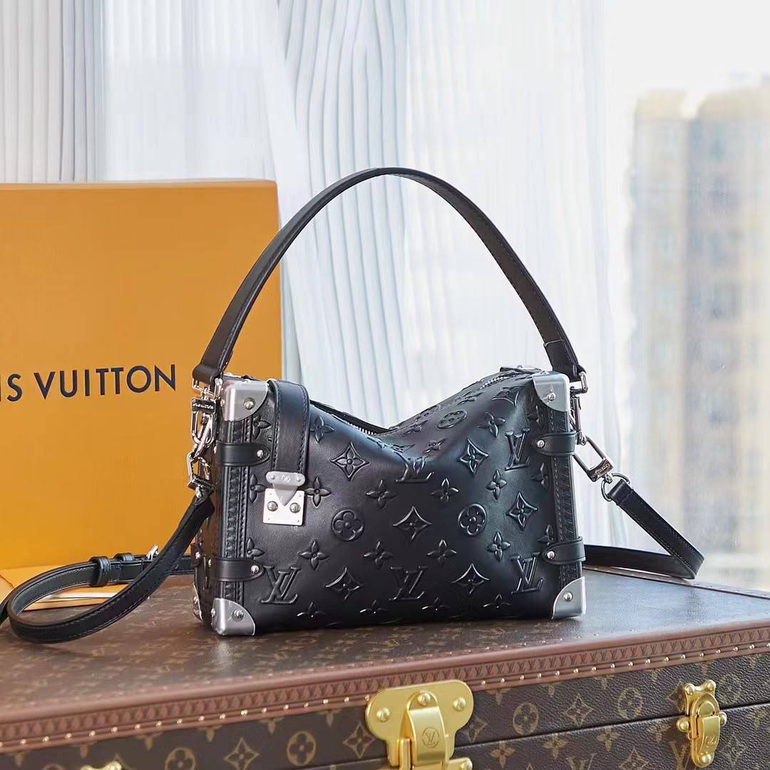 LV       

SIZE  23cm 

115 dhs 

Zain244
♥️♥️♥️