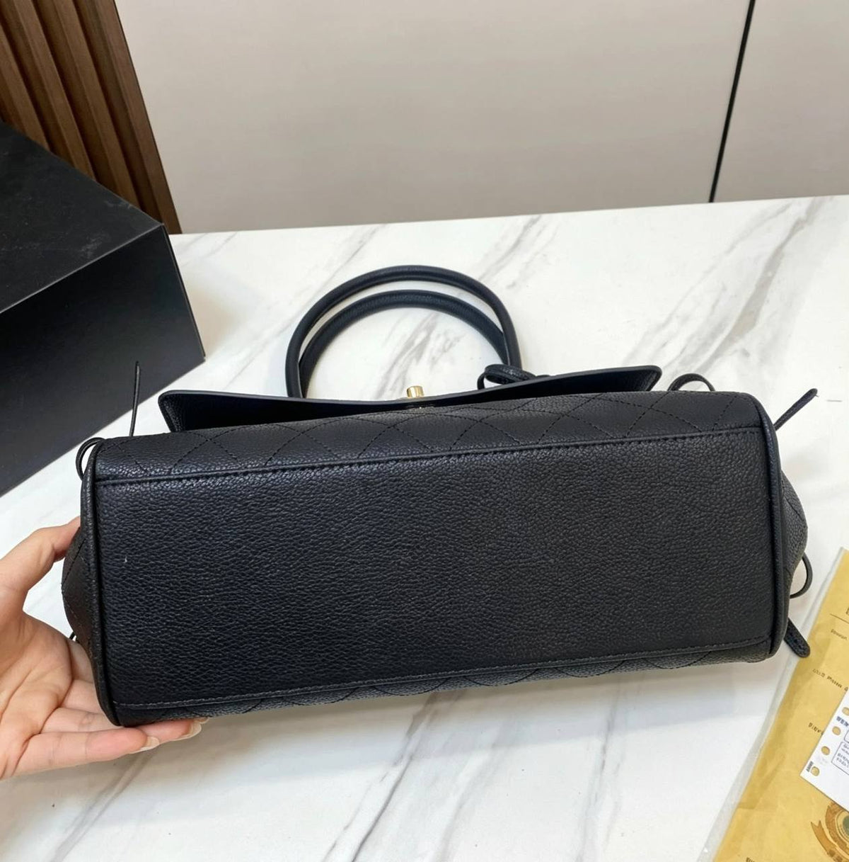 CHANEL 

NEW CAME 
MEDUIM SIZE 

GOOD QUALITY 
120 dhs🇦🇪🇦🇪

Zain39
♥️♥️♥️