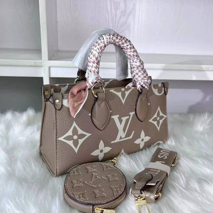 LV
95 dhs🇦🇪🇦🇪
size 23cm

Zain26
♥️♥️♥️
