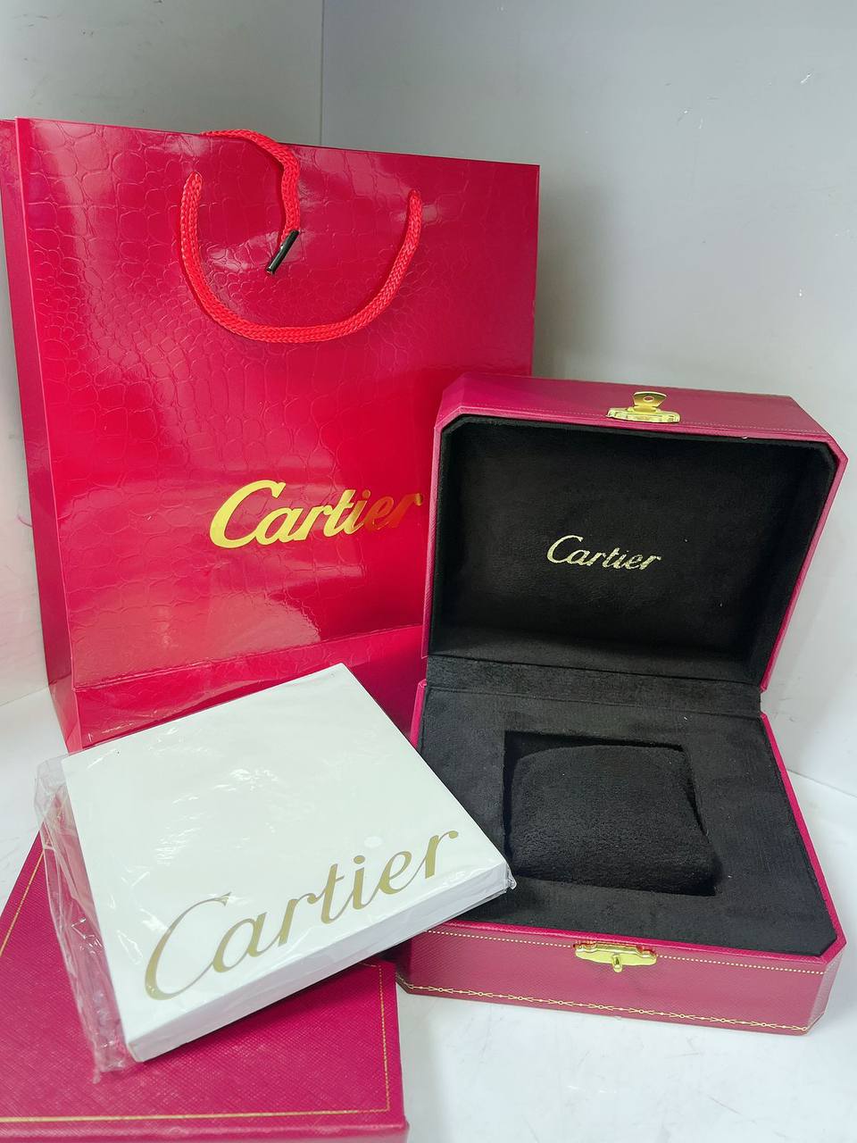 Watches Boxes

Box + Card + Paper Bag

50 dhs🪙🌨️

Zain45
♥️♥️♥️