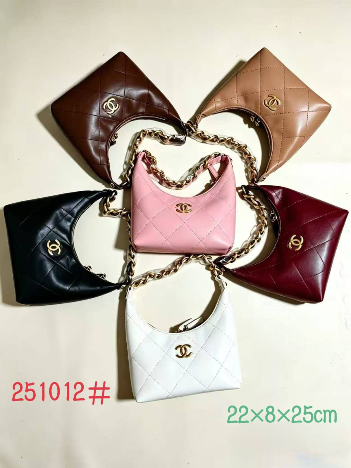 Chanel
High quality
With box 
110 dhs🇦🇪🇦🇪

Zain50
♥️♥️♥️