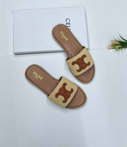 𝐂𝐇𝐀𝐍𝐄𝐋 𝐒𝐋𝐈𝐏𝐏𝐄𝐑𝐒
💯high quality
Size 36-37-38-39-40-41
110 dhs❣️

Zain86
♥️♥️♥️
