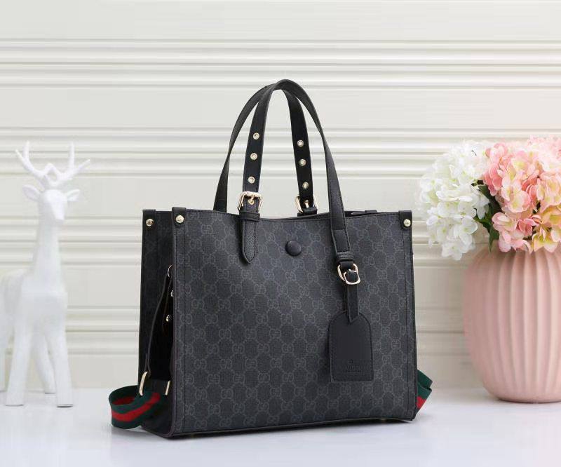 Lv & Gucci
Good Quality 
115 dhs💓

Zain250
♥️♥️♥️
