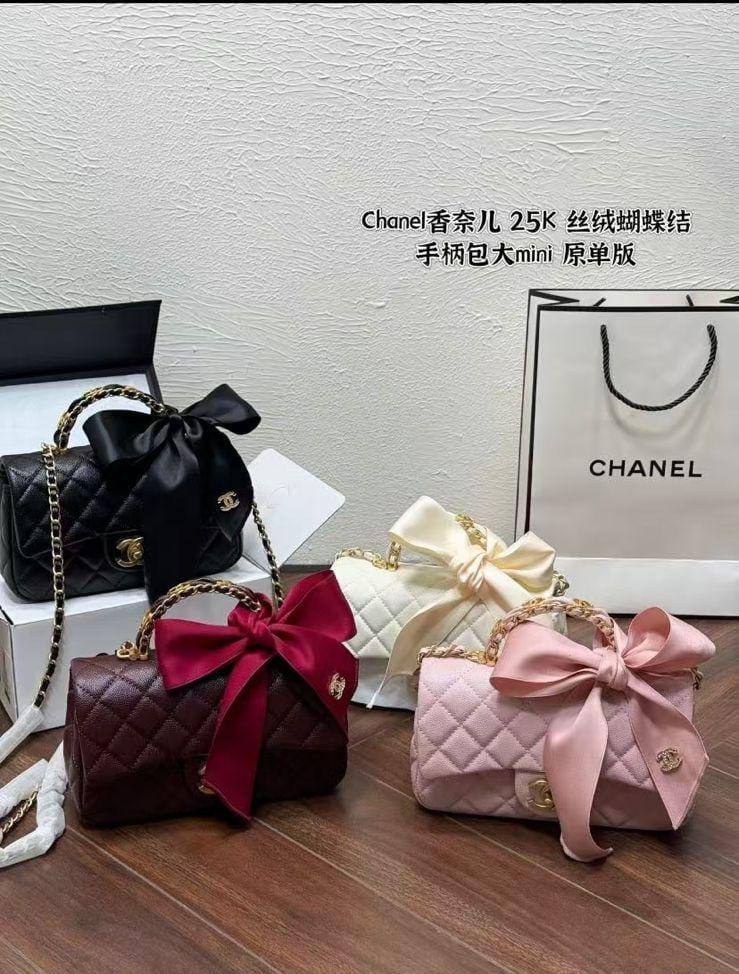 Chanel CLASSIC HANDBAG
Soft Caviar
Master quality
20cm with box
240 dhs💛

Zain95
♥️♥️♥️