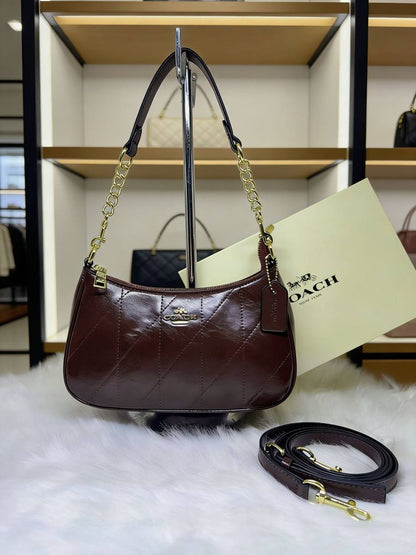 Coach

85 dhs🌺

with box.
🎁🎁🎁

Zain38
♥️♥️♥️