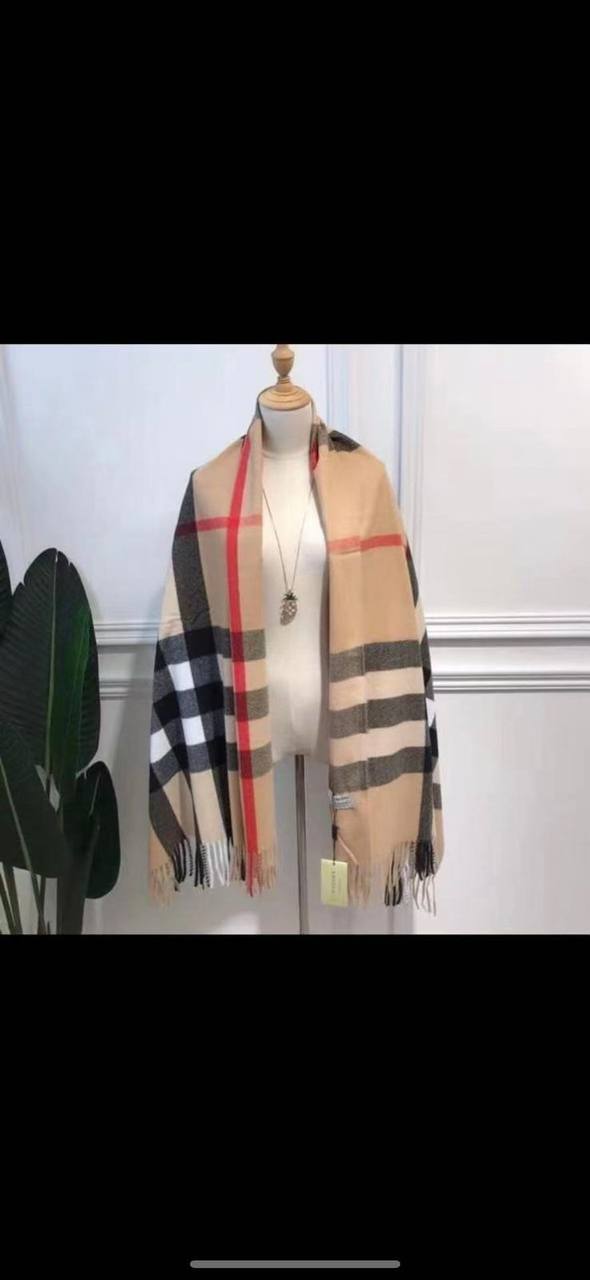 Scarf
45 dhs🪙💚

Zain90
♥️♥️♥️