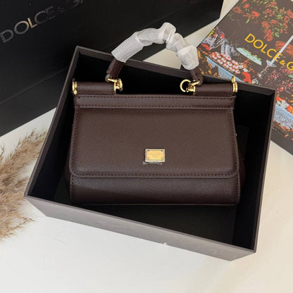 D&G
Master🌺
340 dhs✅

Zain134
♥️♥️♥️