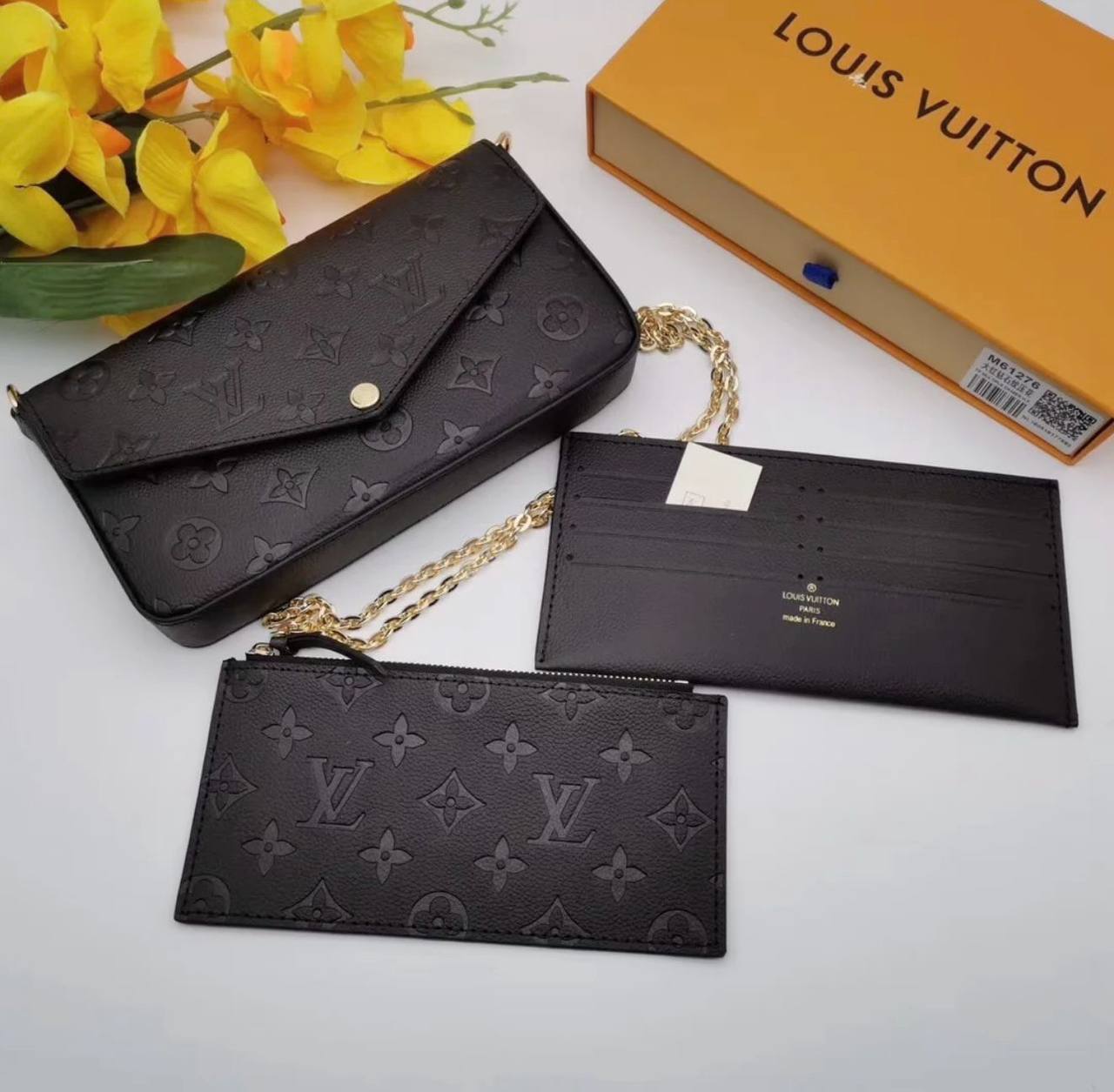 LV
60 dhs🪙🌨️ 

with box
🎁🎁🎁

Zain38
♥️♥️♥️