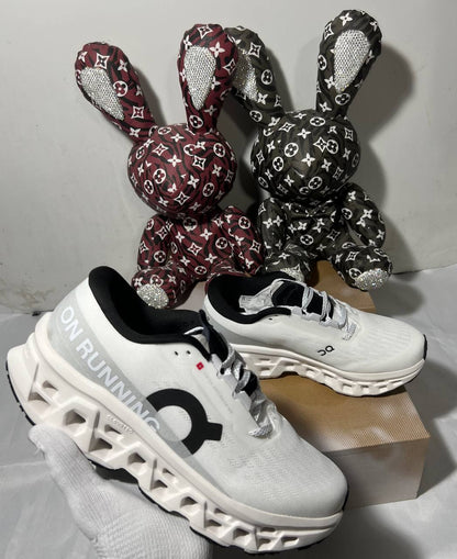 On Cloudmonster 3 running 🏃 
NEW ARRIVALS 🤩
36-45 AVAILABLE 😇
240 dhs🇦🇪🇦🇪

Zain242
♥️♥️♥️