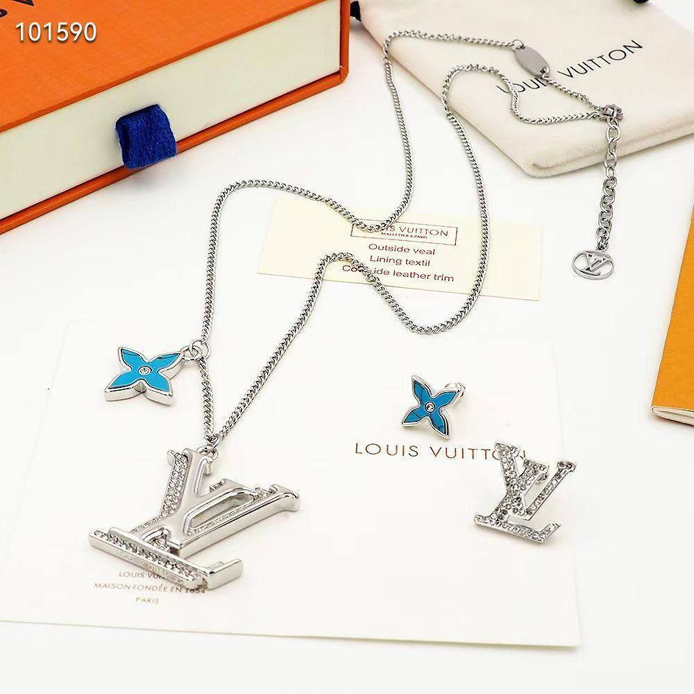 LV SET 
MASTER

WITH BOX AND PAPER BAG🎁🛍️
110 dhs🇦🇪🇦🇪

Zain89
♥️♥️♥️