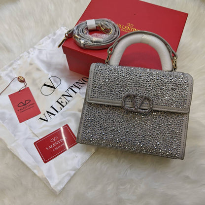 Valentino 
115 dhs✅ 

Withbox
🎁🎁🎁

Zain235
♥️♥️♥️