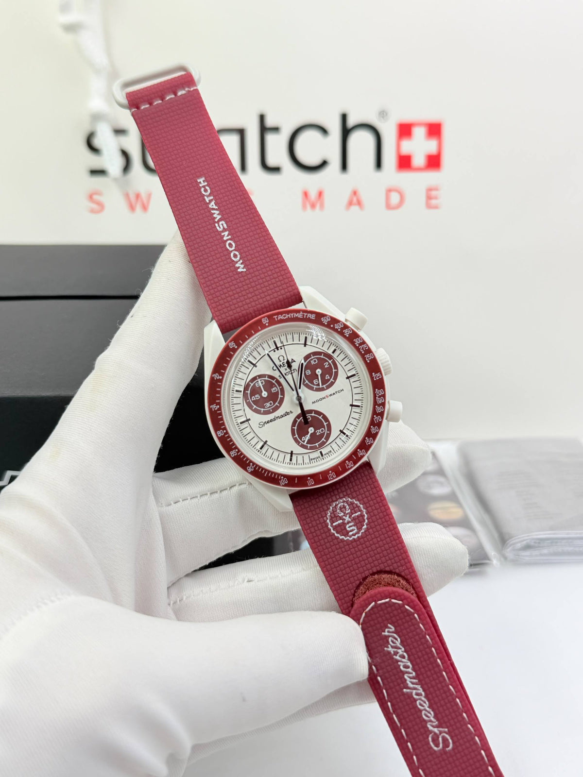 Moon swatch 

with original box 
85 dhs🇦🇪🇦🇪

Zain85 
♥️♥️♥️