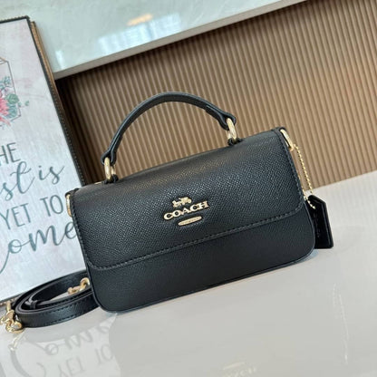 Coach 

85 dhs✅

with box
🎁🎁🎁

size 20×6×12cm

Zain42
♥️♥️♥️