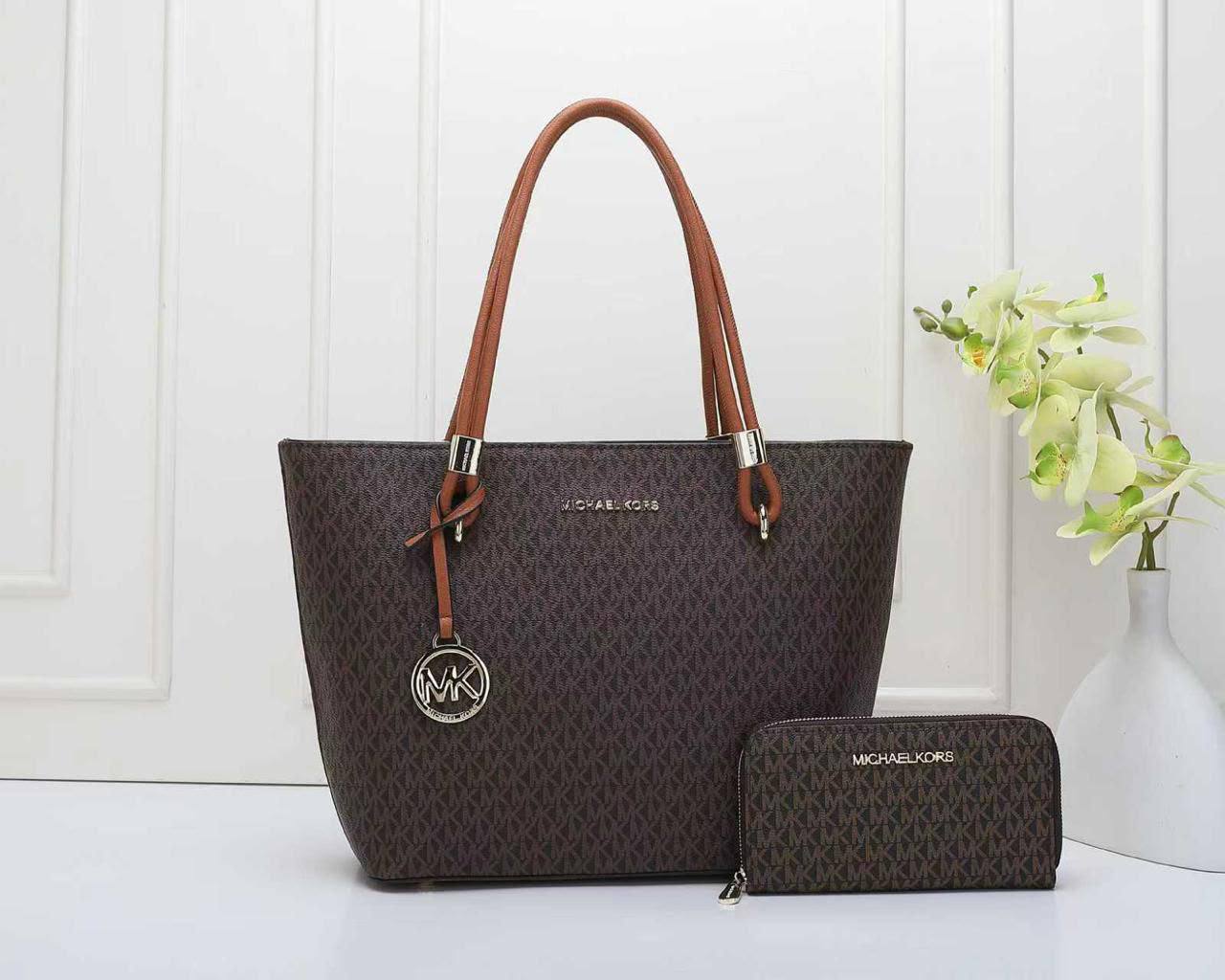 MK 
 GOOD QUALITY 
110 dhs🇦🇪🇦🇪
SIZE : 32cm

Zain295
♥️♥️♥️