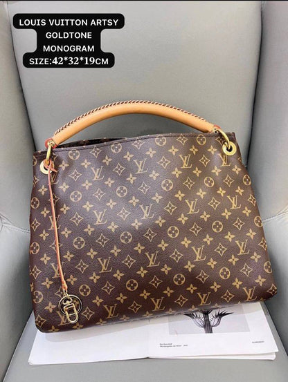 LV  ᴀʀᴛsʏ 
ʜᴀɴᴅʙᴀɢ ɢᴏʟᴅᴛᴏɴᴇ
ᴄᴏᴀᴛᴇᴅ ᴄᴀɴᴠᴀs ʟᴇᴀᴛʜᴇʀ 
sɪᴢᴇ:42ᴄᴍ
115 dhs👑

Zain56
♥️♥️♥️