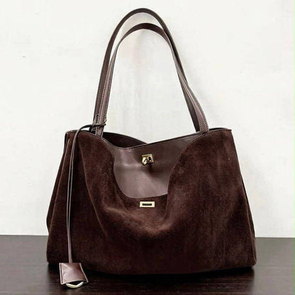 BALENCIAGA COPY ONE NEW CAME 
160 dhs🇦🇪🇦🇪

Zain295
♥️♥️♥️