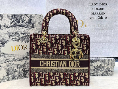 Dior
ᴄʀɪsᴛɪᴀɴ ᴅɪᴏʀ
(ʟᴀᴅʏ ᴅɪᴏʀ)
ᴡɪᴛʜ ʙᴏx 
90 dhs💓

Zain56
♥️♥️♥️