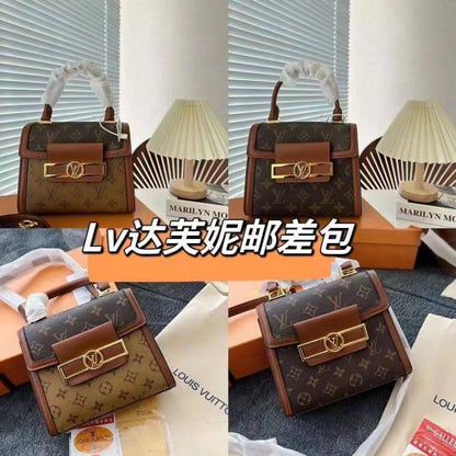 LV
80 dhs✅

with box
🎁🎁🎁

Zain235
♥️♥️♥️
