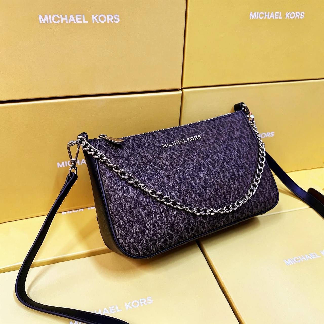 MK 
GOOD QUALITY WITH BOX  
90 dhs🇦🇪🇦🇪

Zain295
♥️♥️♥️