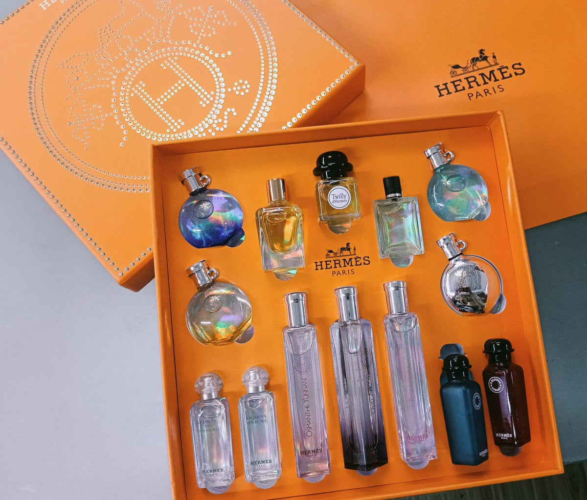 HERMES SET

5pcs-5ml
6pca-7.5ml
3pcs-15ml
130 dhs🇦🇪🇦🇪🇦🇪

Zain01
♥️♥️♥️