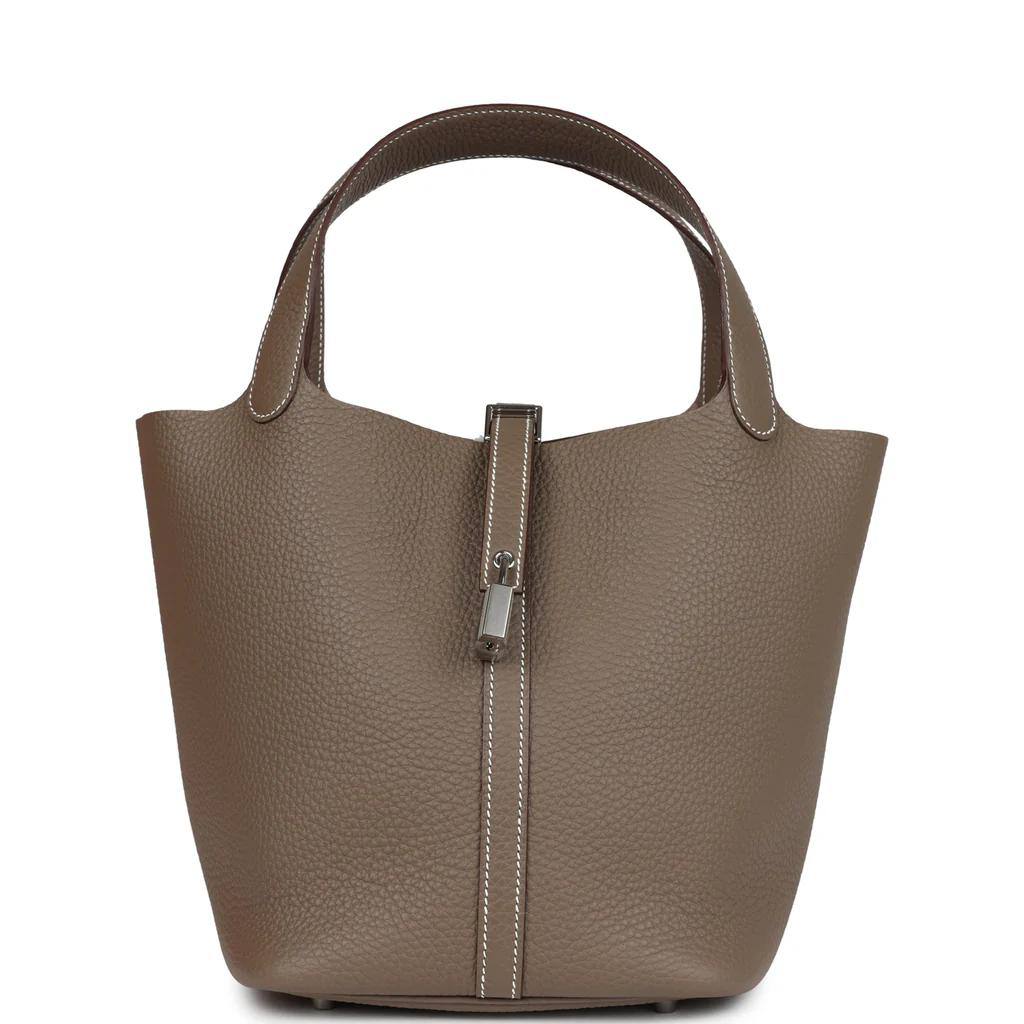 Hermes
Best quality

With box’s
🎁🎁🎁

90 dhs❣️
size 22cm

Zain158
♥️♥️♥️