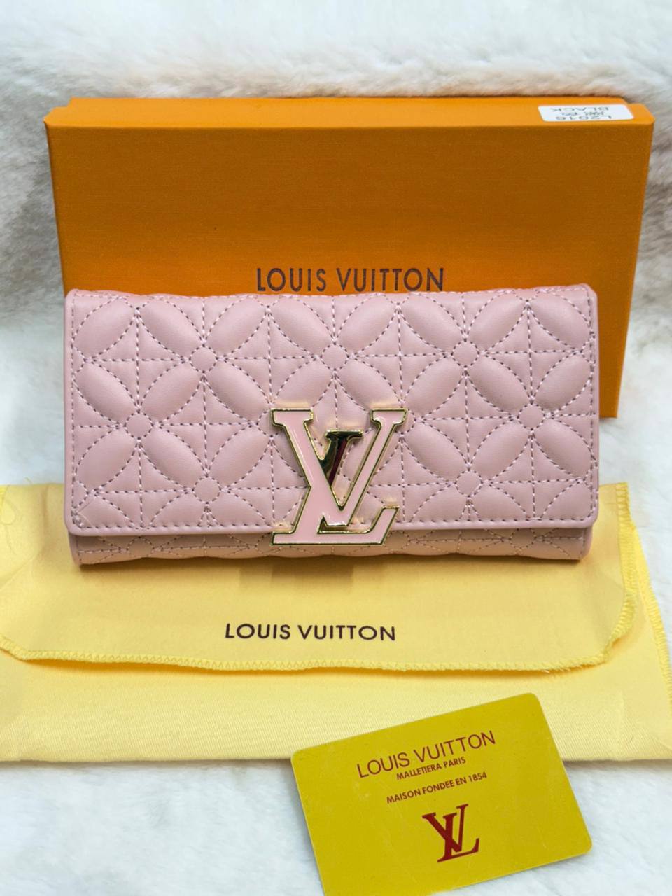 NEW CAME
LV WALLET
GOOD QUALITY
40 dhs❣️

Zain40
♥️♥️♥️