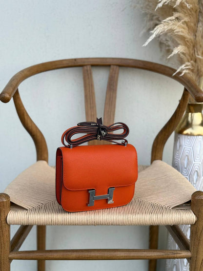 HERMES
18cm
340 dhs✅
Top quality 
With box🎁

Zain167
♥️♥️♥️