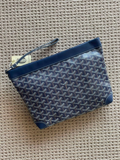 GOYARD
*Pouch*
*Master Quality*
450 dhs✅

Zain179
♥️♥️♥️