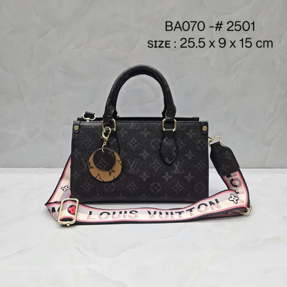 LV
ᴇᴀsᴛ ᴡᴇsᴛ ᴍᴏɴᴏɢʀᴀᴍ
sɪᴢᴇ : 25.5 cm

70 dhs🪙💕

Zain31
♥️♥️♥️