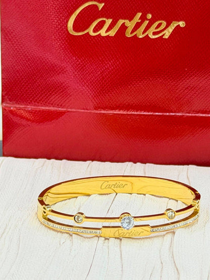 Offer Bangle
Non tarnished 
Available more designs 

20 dhs🇦🇪simple box 📦 
30 dhs🇦🇪name box 🗃️

Zain48
♥️♥️♥️