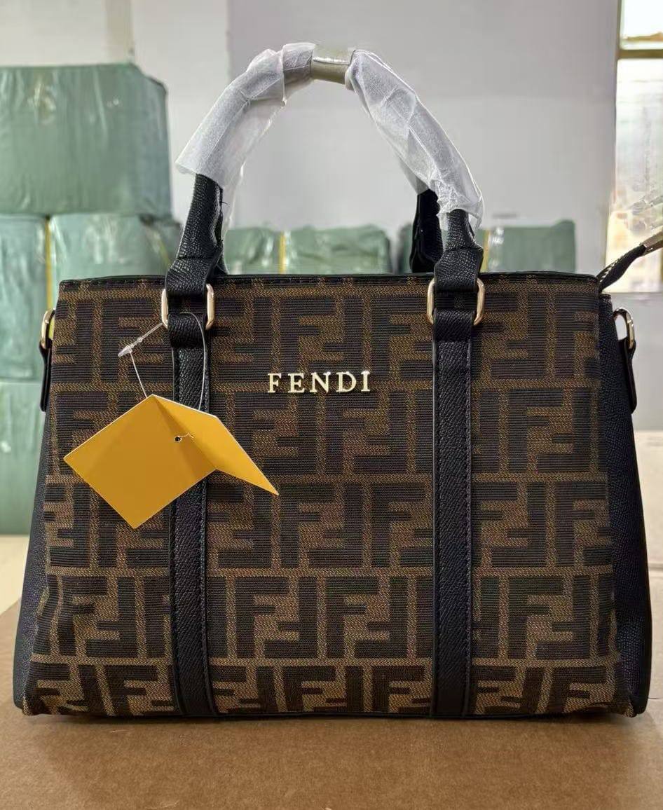 Fendi
70 dhs❣️

Zain50
♥️♥️♥️