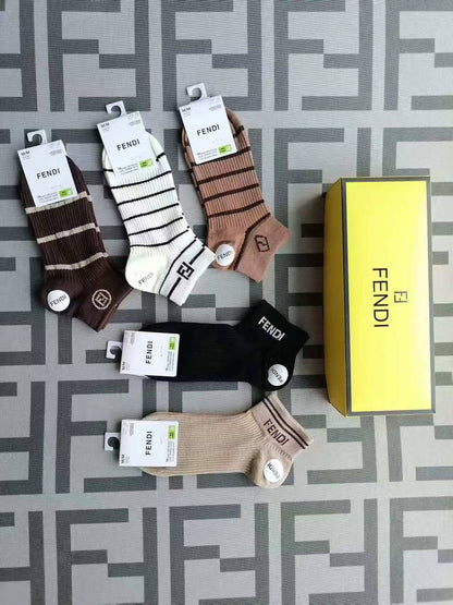 SOCKS 🆕

45 DHS💓

WITH GOOD BOX 📦
🎁🎁🎁

Zain231
♥️♥️♥️