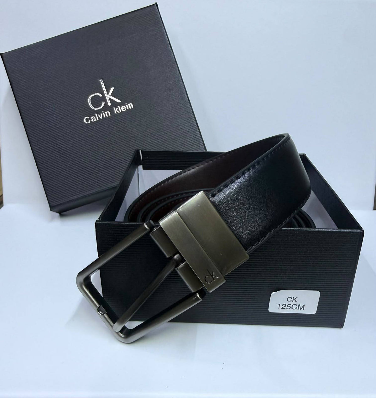 Men belts

With box 
50 dhs🇦🇪🇦🇪🇦🇪

Zain93
♥️♥️♥️
