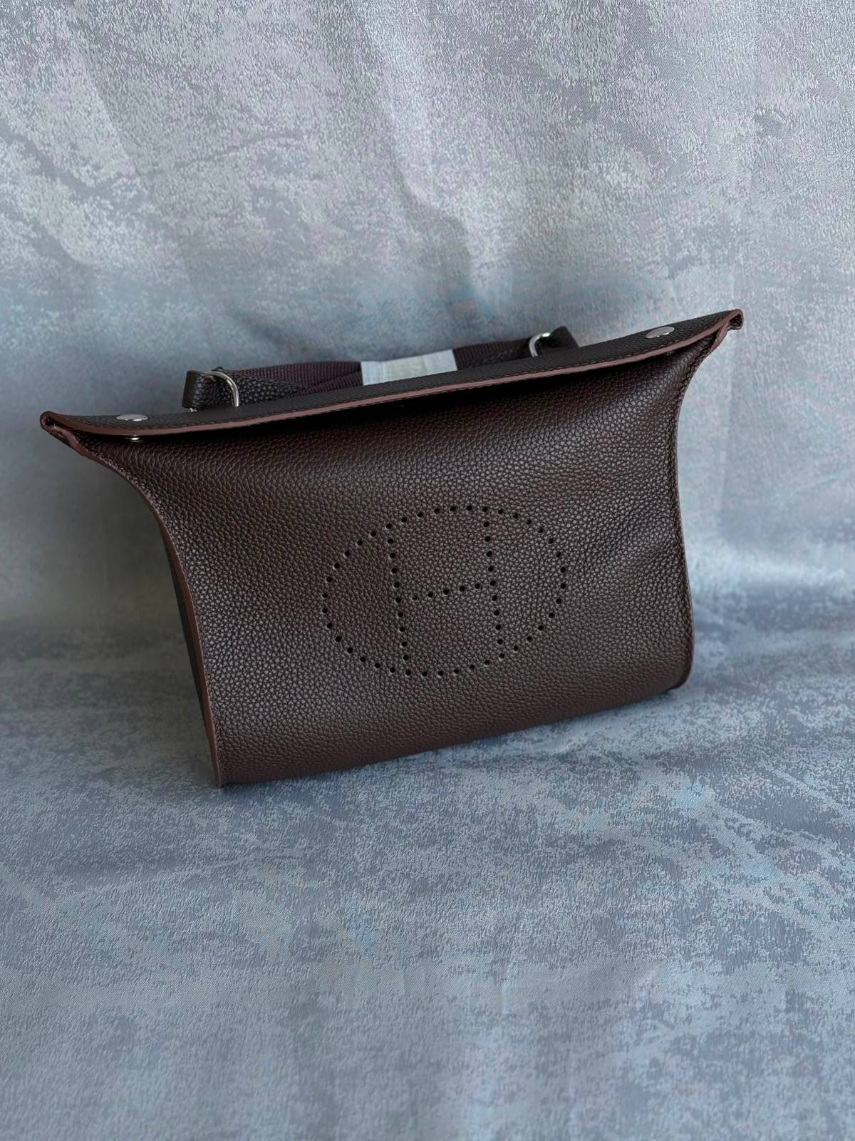HERMES
*Videpoches* Messenger
*Super Master Quality*
*21CM*
750 dhs🇦🇪🇦🇪

Zain179
♥️♥️♥️
