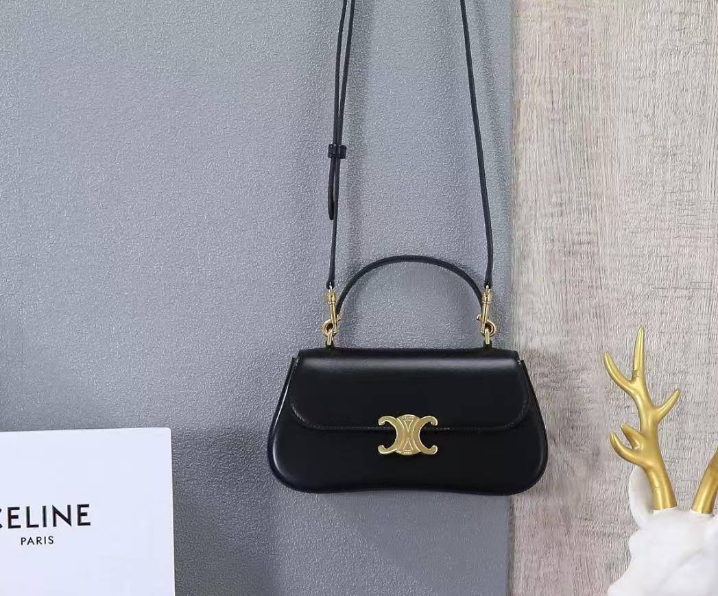 Celine
95 dhs🪙🌨️

Zain148
♥️♥️♥️