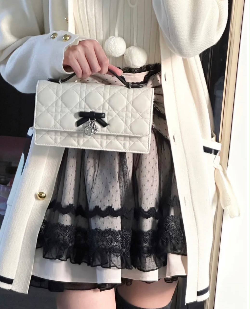 Dior
100 dhs🇦🇪🇦🇪

GOOD-quality 
with box

Zain35
♥️♥️♥️