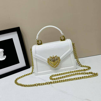 D&G
High quality
With box 
90 dhs✅

Zain50
♥️♥️♥️