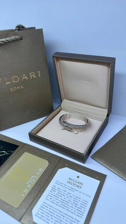 BVLGARI 🍁*
Bangle 🐦‍🔥
good quality 💯
With normal boxes 📦 
40 dhs✅
With same master box 📦 
75 dhs✅

Zain216
♥️♥️♥️
