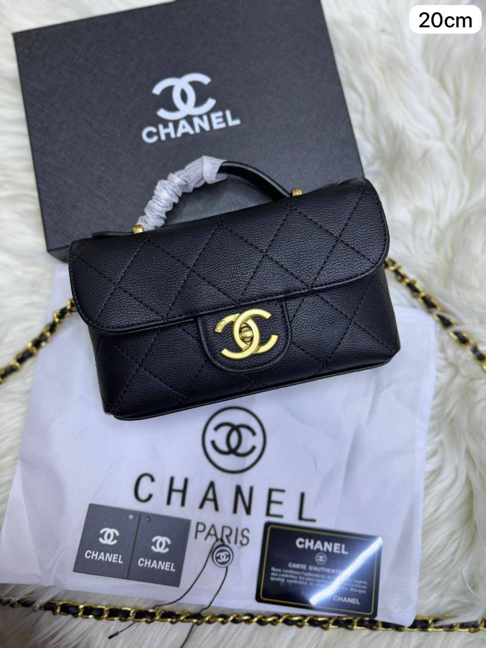 💗 Chanel 25K
1️⃣ First quality +🎁
Size : 20 * 15 cm
90 dhs✅

with box 🎁

Zain115
♥️♥️♥️